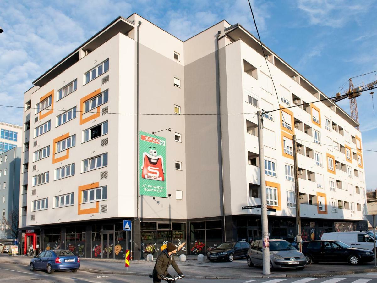 Flexible Selfcheckins 9 - Zagreb - Garage - Electric Vehicle Ccharger - Loggia - New - Apartments Repinc 9 Luaran gambar